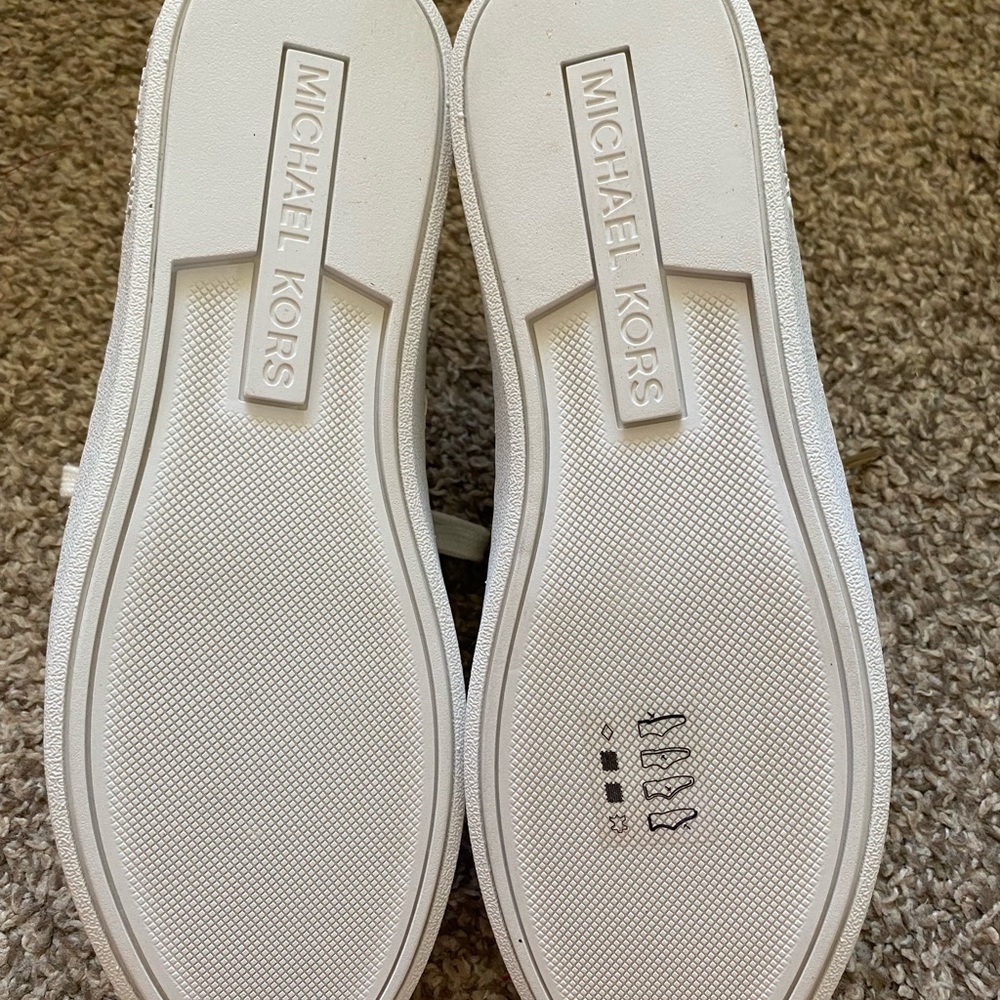 Michael Kors White / Gold NWT . Size 7.5m - Picture 5 of 8